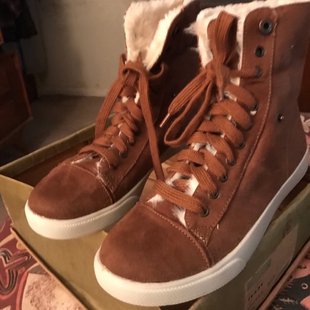 Women’s Brown Suede High-Top Sneakers with Faux Shearling